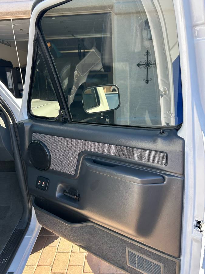 Ford-F-250-xlt-1991-white-5