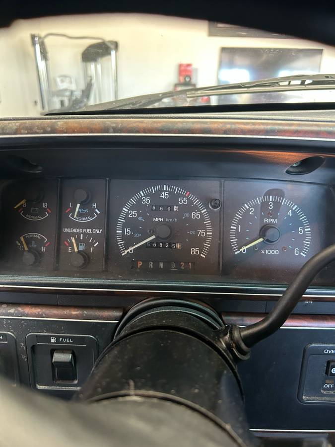 Ford-F-250-xlt-1991-white-9