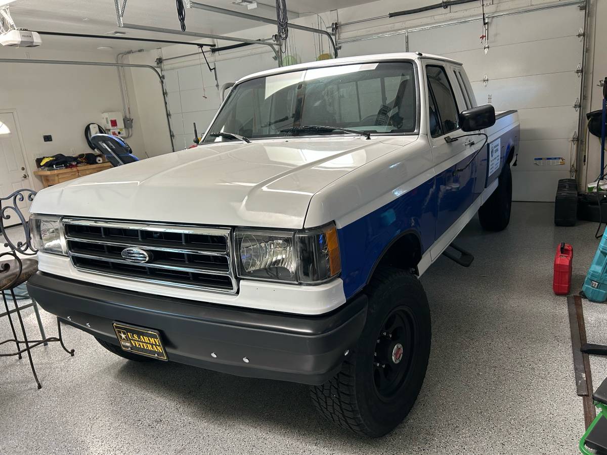 Ford-F-250-xlt-1991-white
