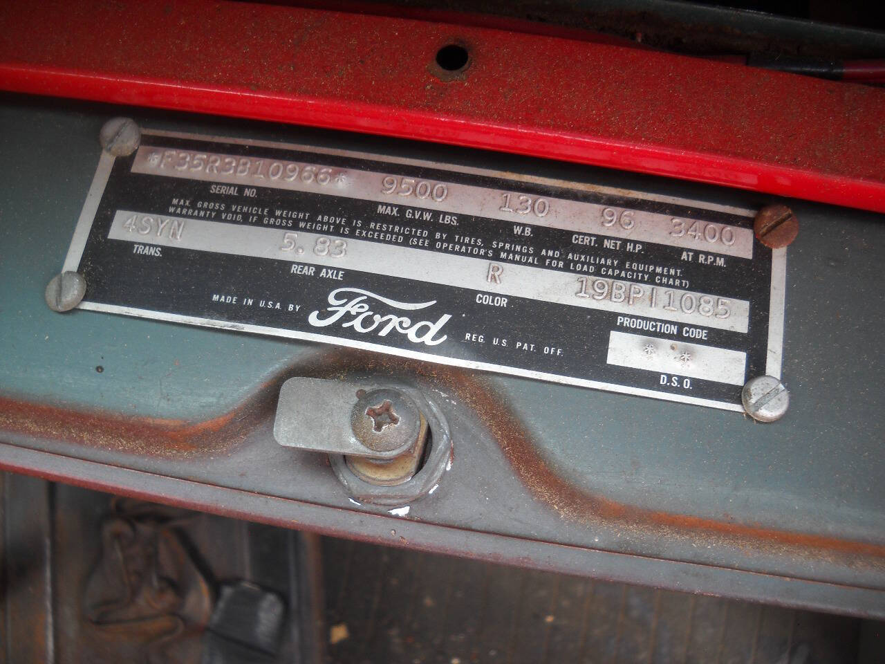 Ford-F-350-1953-Pickup-Truck-35