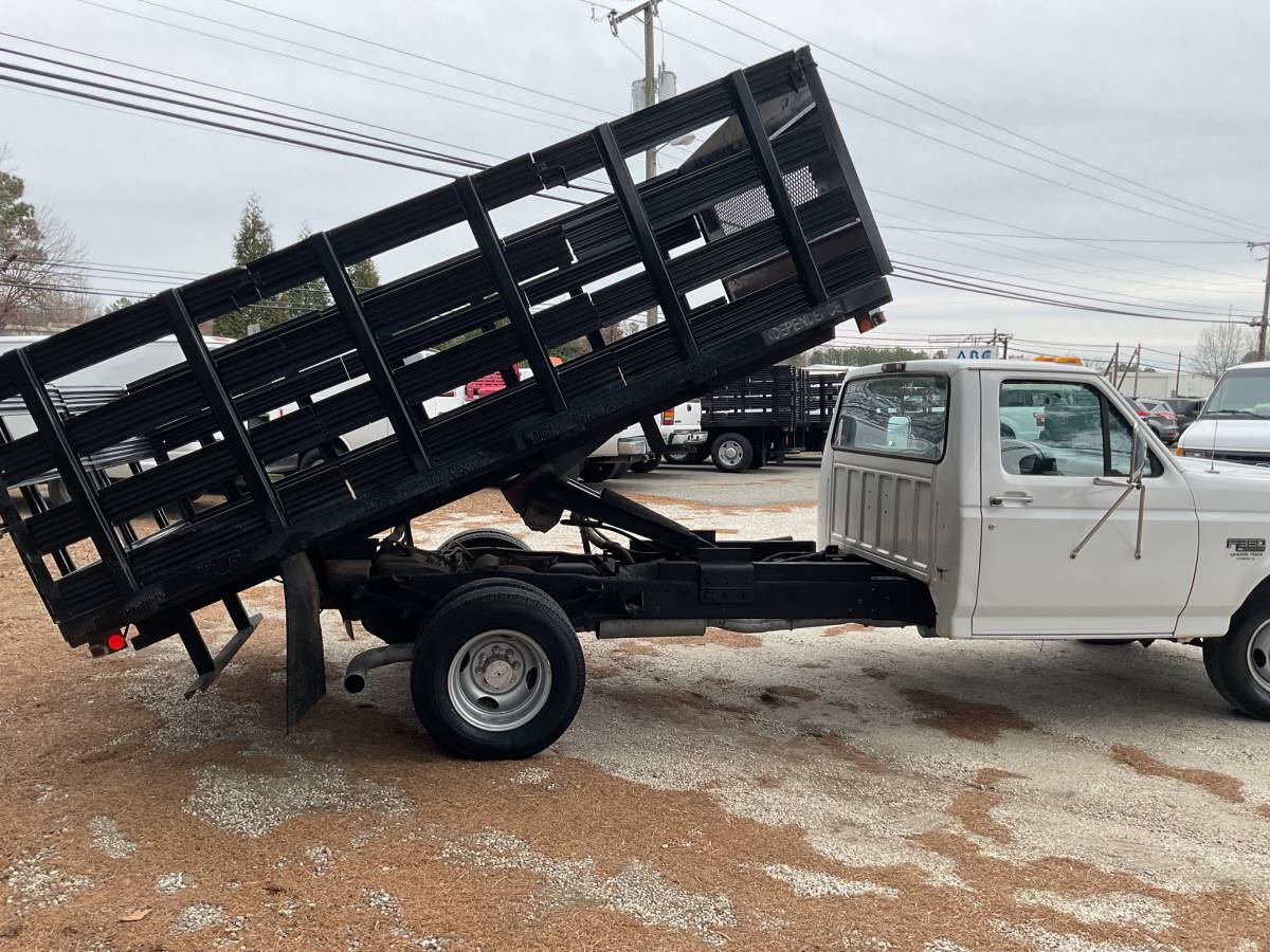 Ford-F-350-dump-truck-5-speed-diesel-1995-white-18
