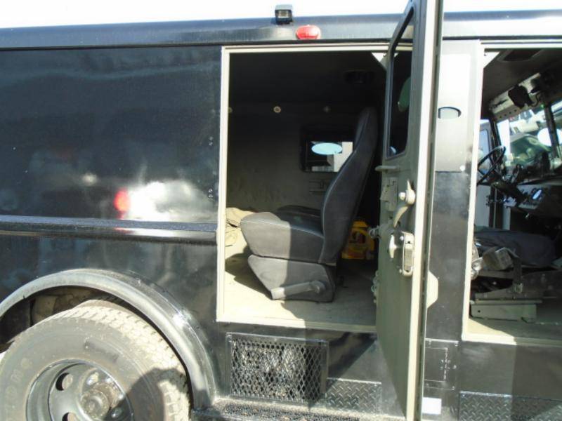 Ford-F-650-sd-1981-black-12