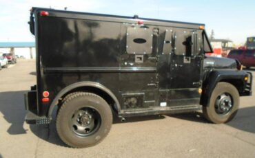 Ford-F-650-sd-1981-black-16