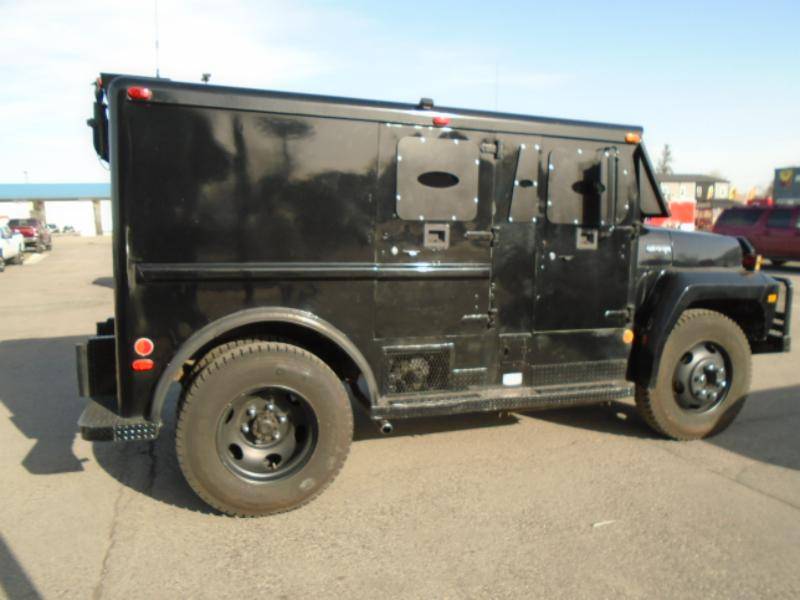 Ford-F-650-sd-1981-black-16