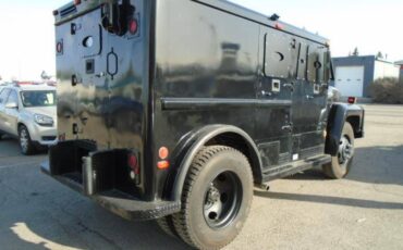 Ford-F-650-sd-1981-black-3