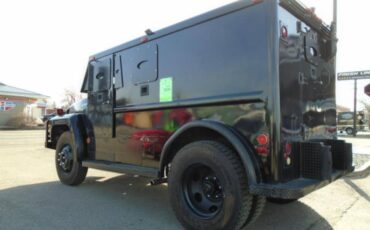 Ford-F-650-sd-1981-black-5