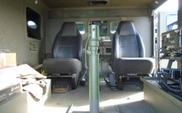 Ford-F-650-sd-1981-black-9