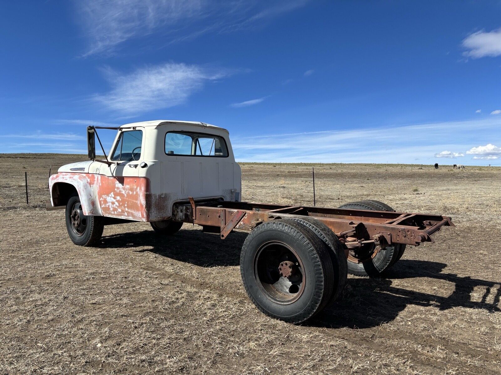 Ford-F-Series-1961-Cab-Chassis-2