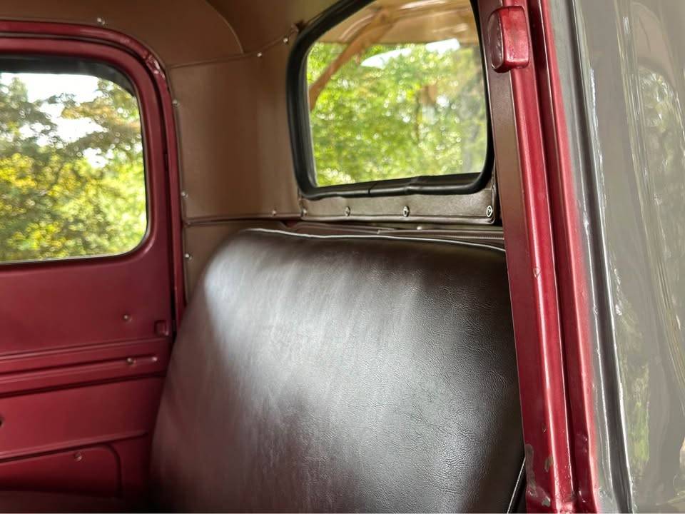 Ford-F1-1950-grey-2