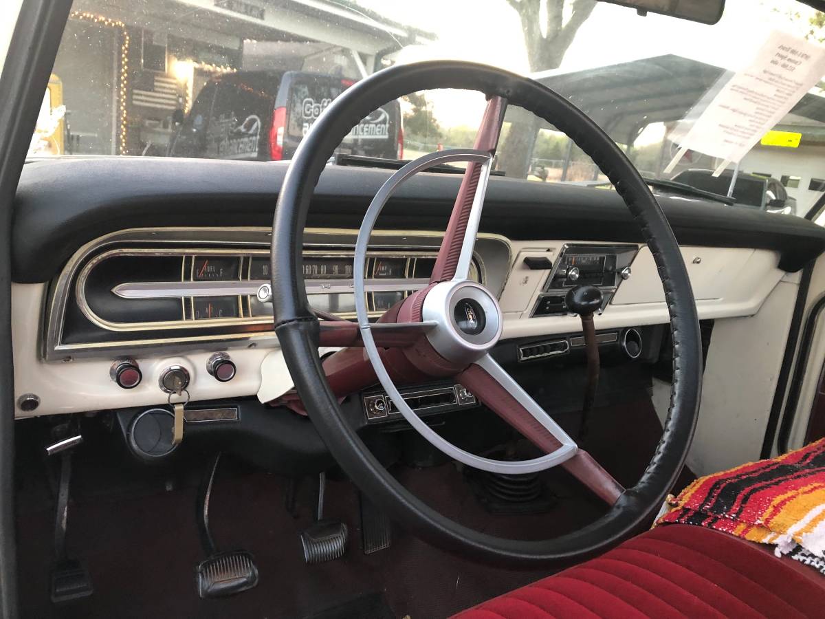 Ford-F100-custom-1970-white-10