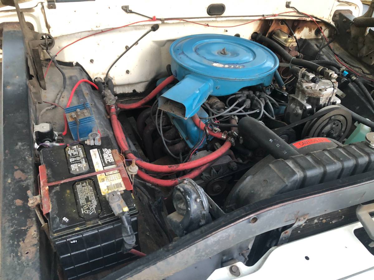 Ford-F100-custom-1970-white-13