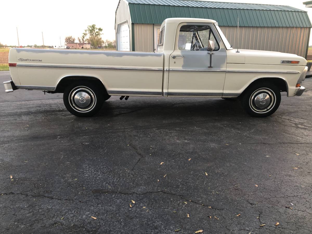 Ford-F100-custom-1970-white-3