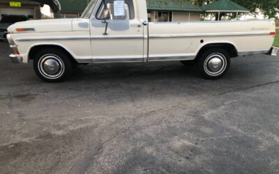 Ford F100 custom  1970 white