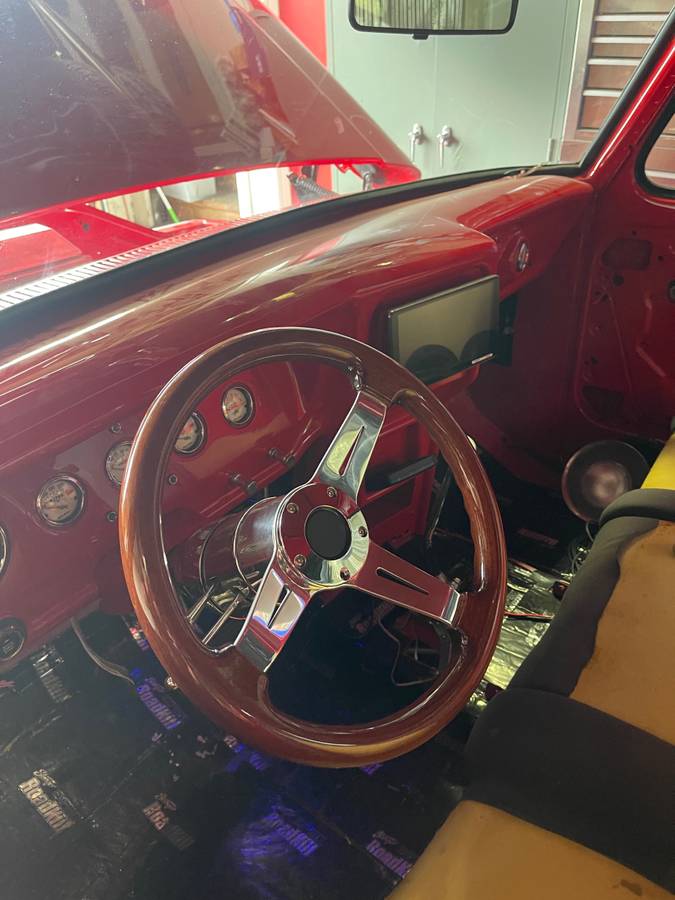 Ford-F100-custom-1972-red-4