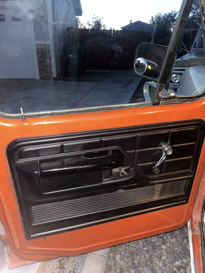 Ford-F100-custom-1979-custom-8