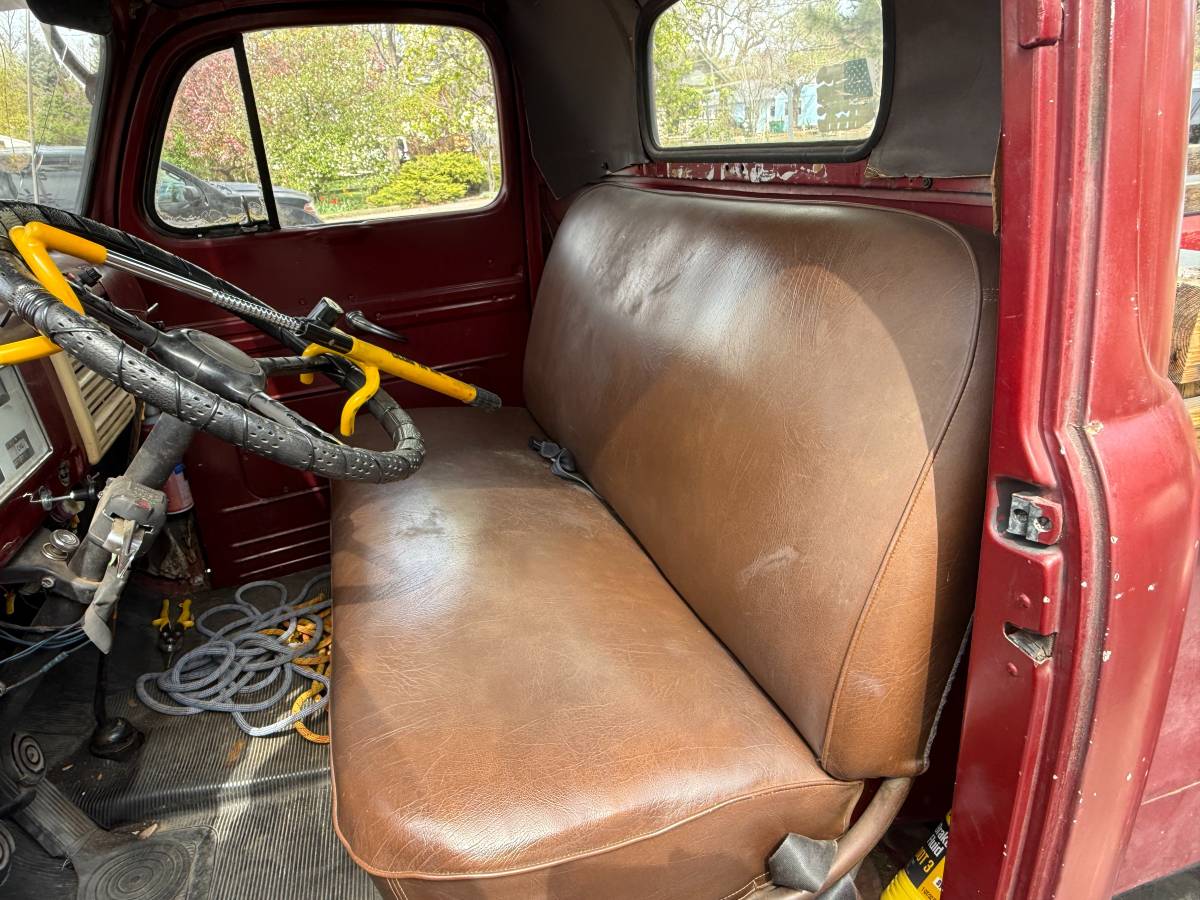 Ford-F100-pickup-1950-red-16