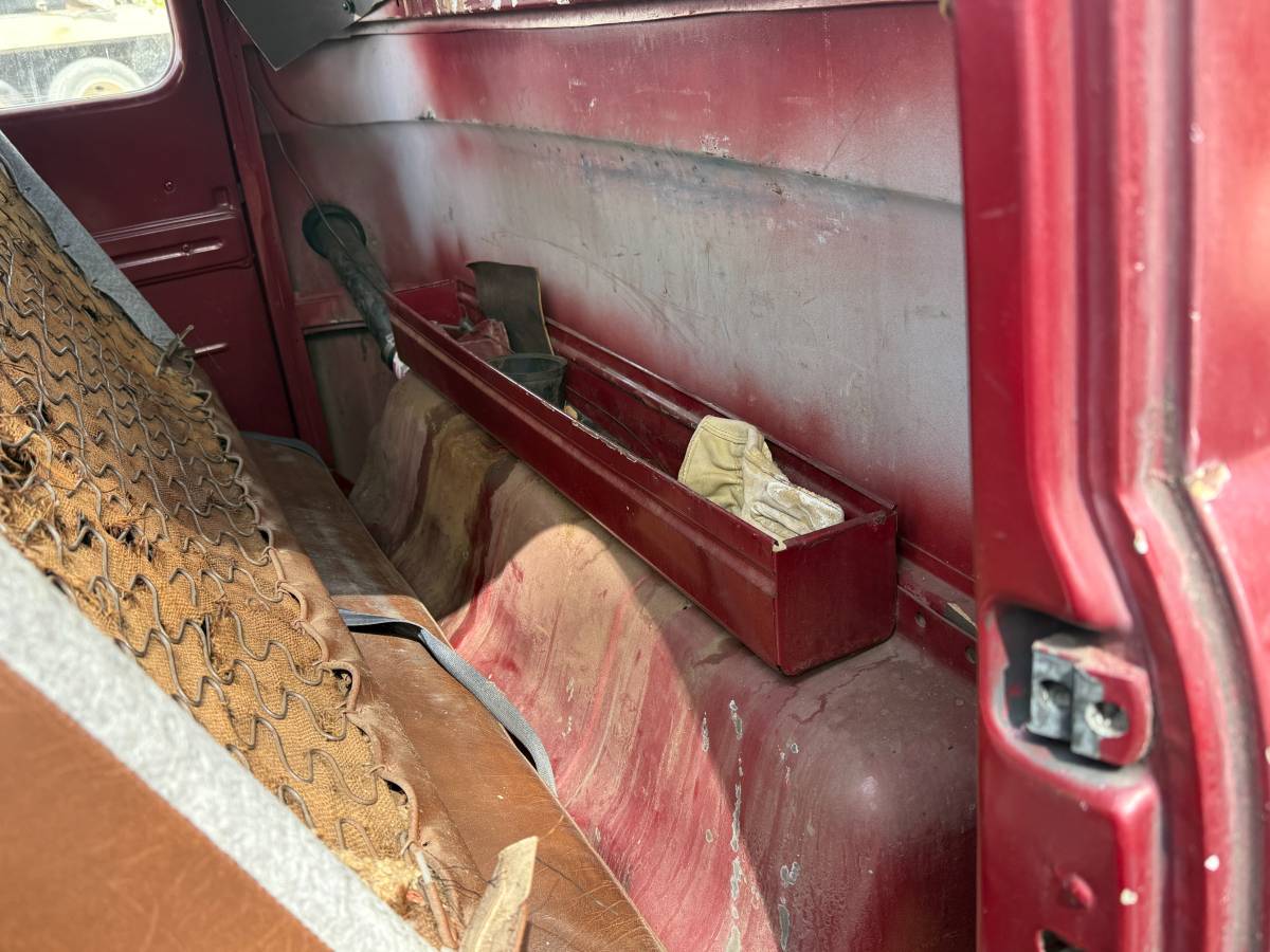 Ford-F100-pickup-1950-red-19