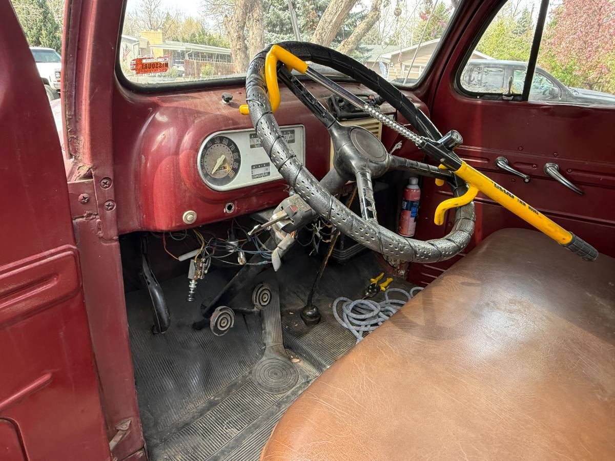 Ford-F100-pickup-1950-red-3