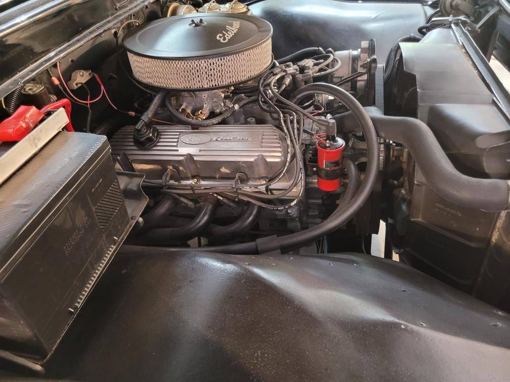 Ford-F100-pickup-1964-black-11
