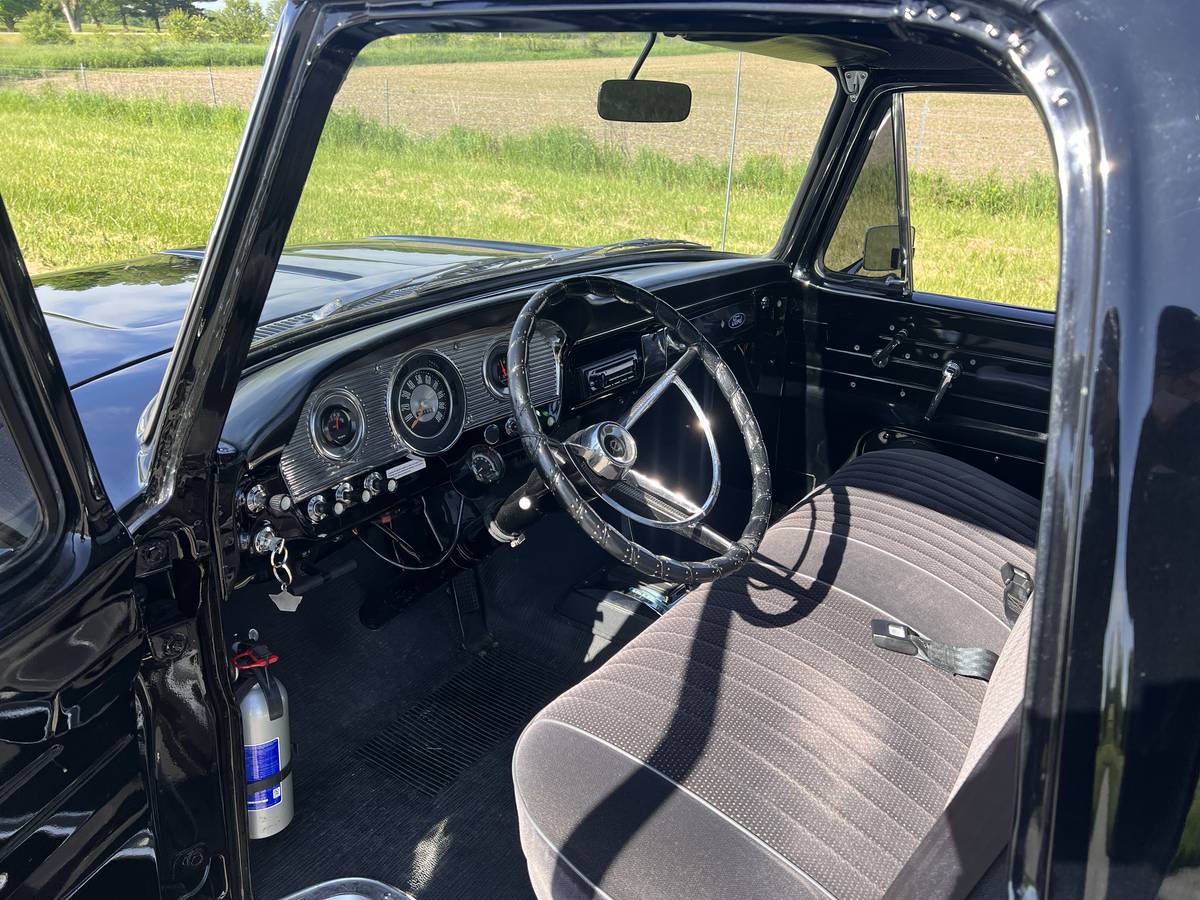 Ford-F100-pickup-1964-black-11