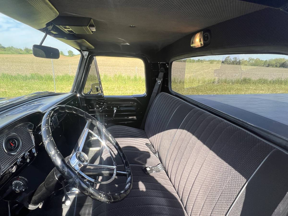 Ford-F100-pickup-1964-black-13