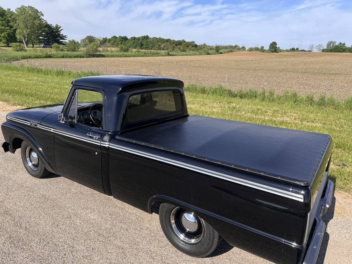 Ford-F100-pickup-1964-black-2