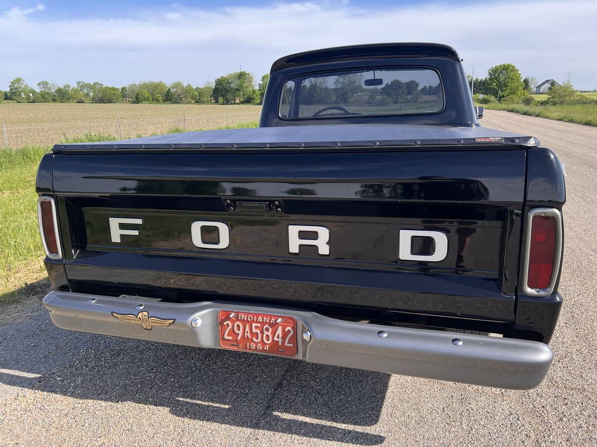 Ford-F100-pickup-1964-black-3