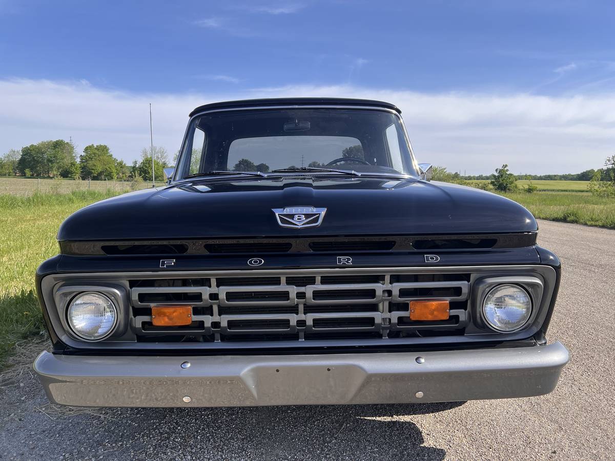Ford-F100-pickup-1964-black-4