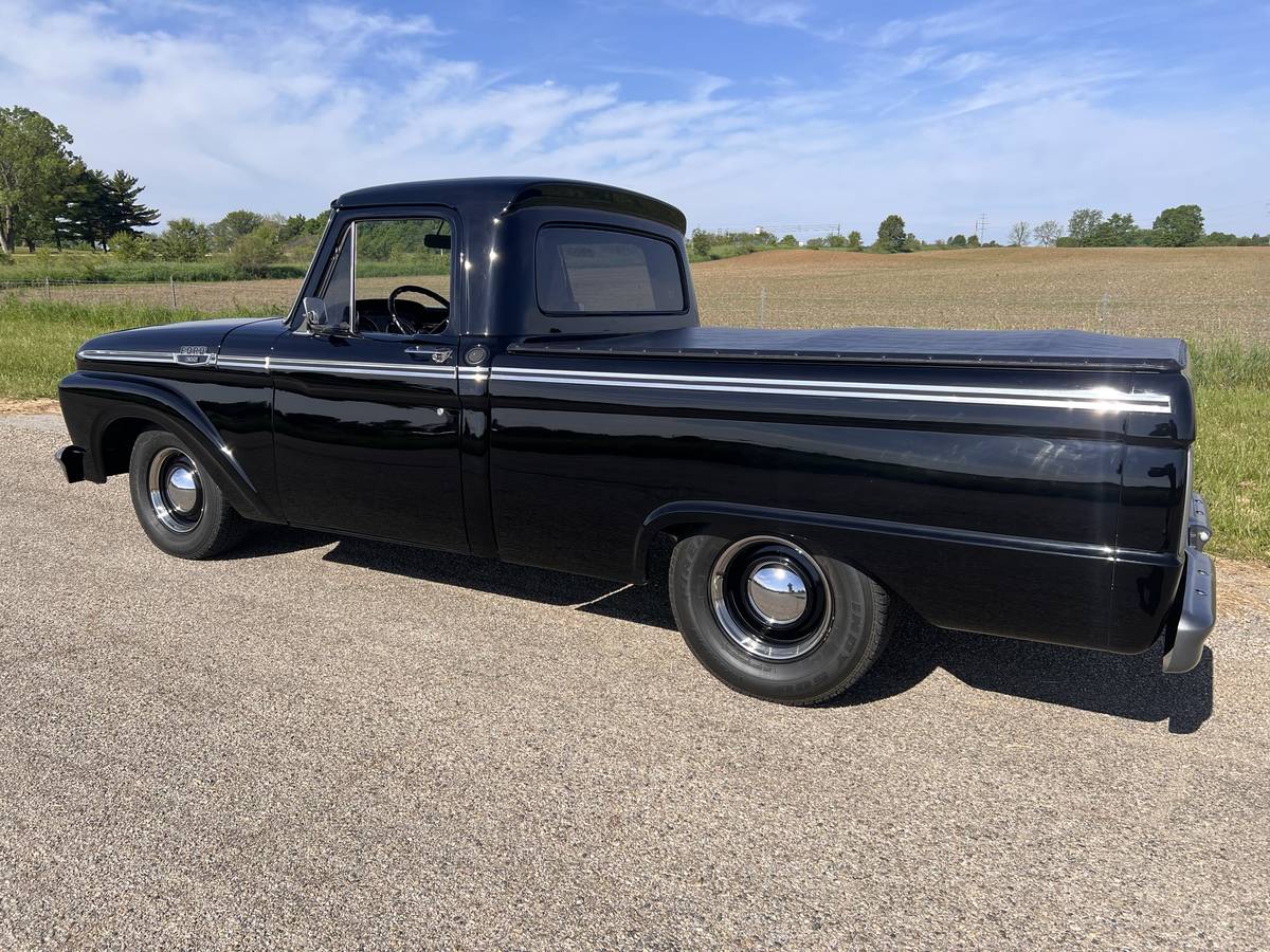 Ford-F100-pickup-1964-black-4