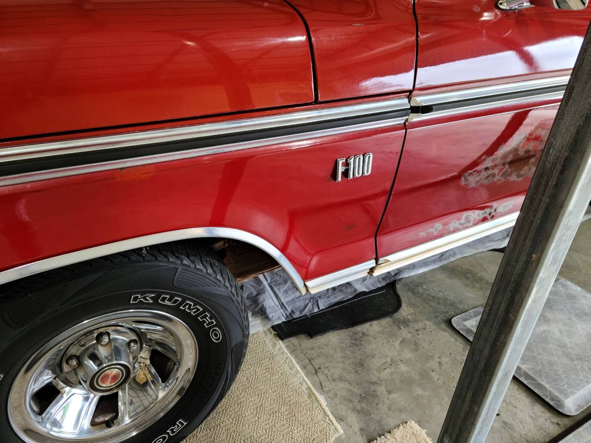 Ford F100 ranger  1973 red
