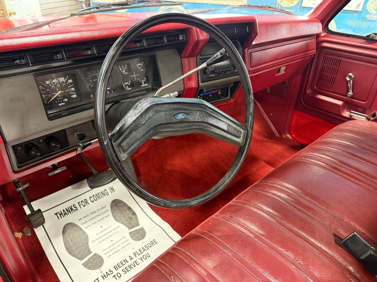 Ford-F150-1985-red-7