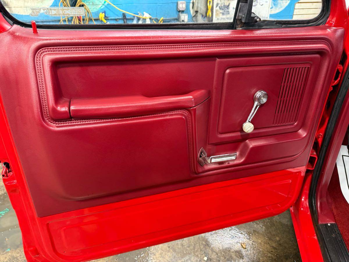 Ford-F150-1985-red-8