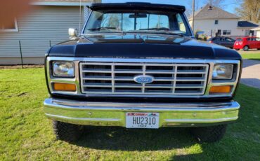 Ford-F150-4x4-1985-1