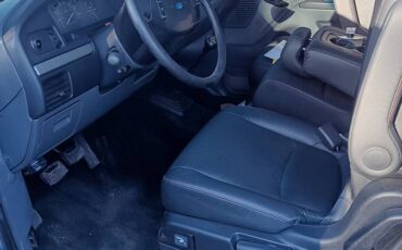 Ford-F150-regular-cab-xl-pickup-1992-red-10