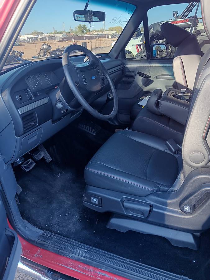 Ford-F150-regular-cab-xl-pickup-1992-red-10