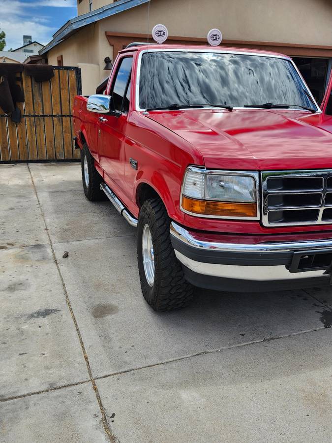 Ford-F150-regular-cab-xl-pickup-1992-red-2