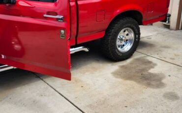 Ford-F150-regular-cab-xl-pickup-1992-red
