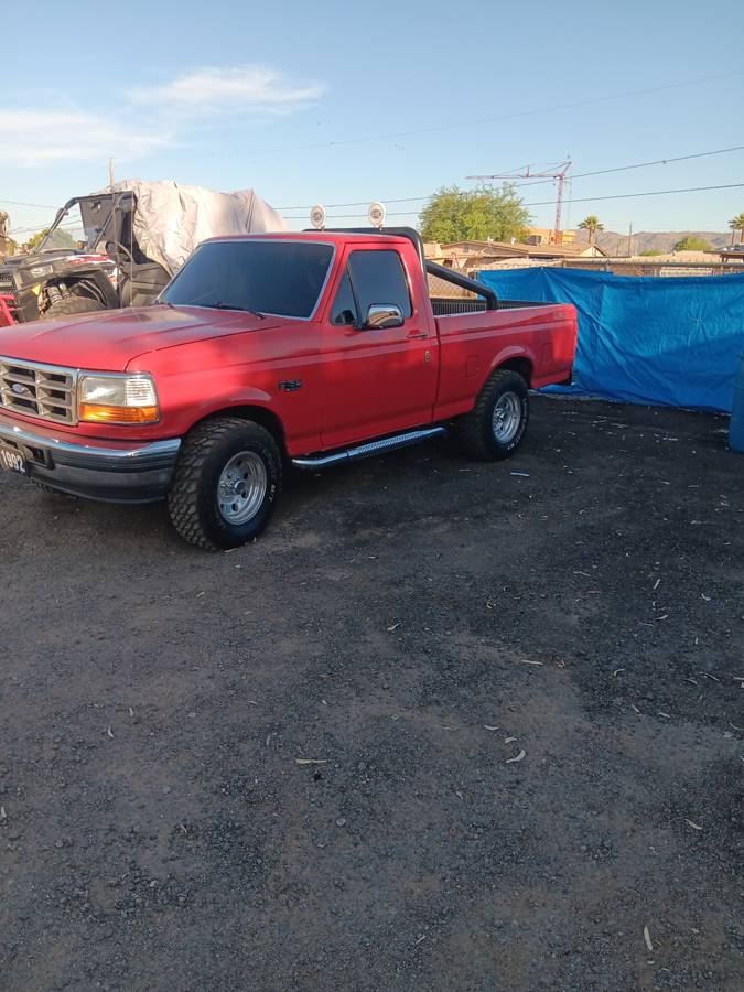Ford-F150-regular-cab-xl-pickup-1992-red-4