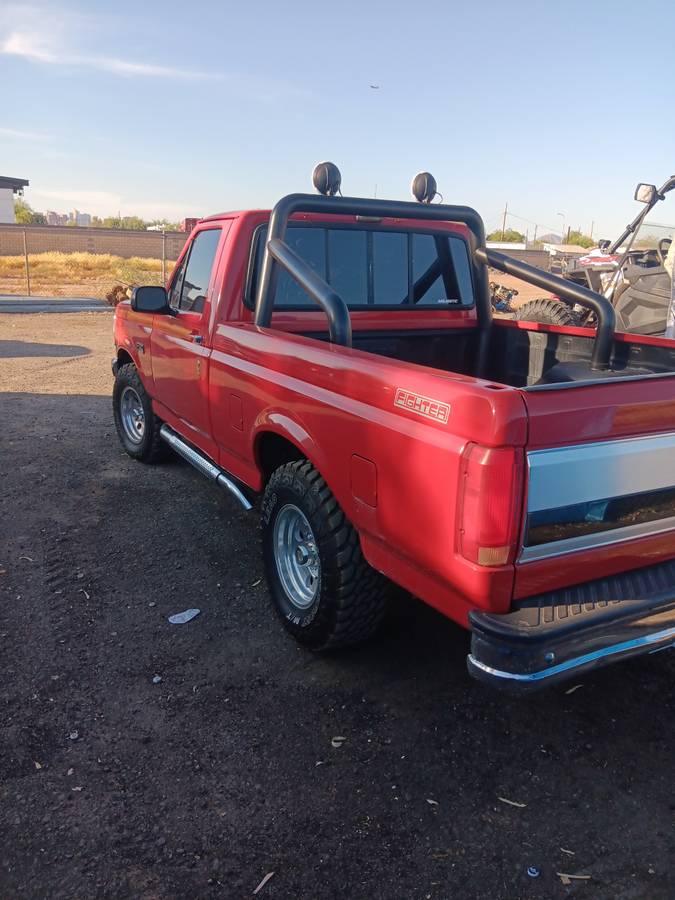 Ford-F150-regular-cab-xl-pickup-1992-red-7