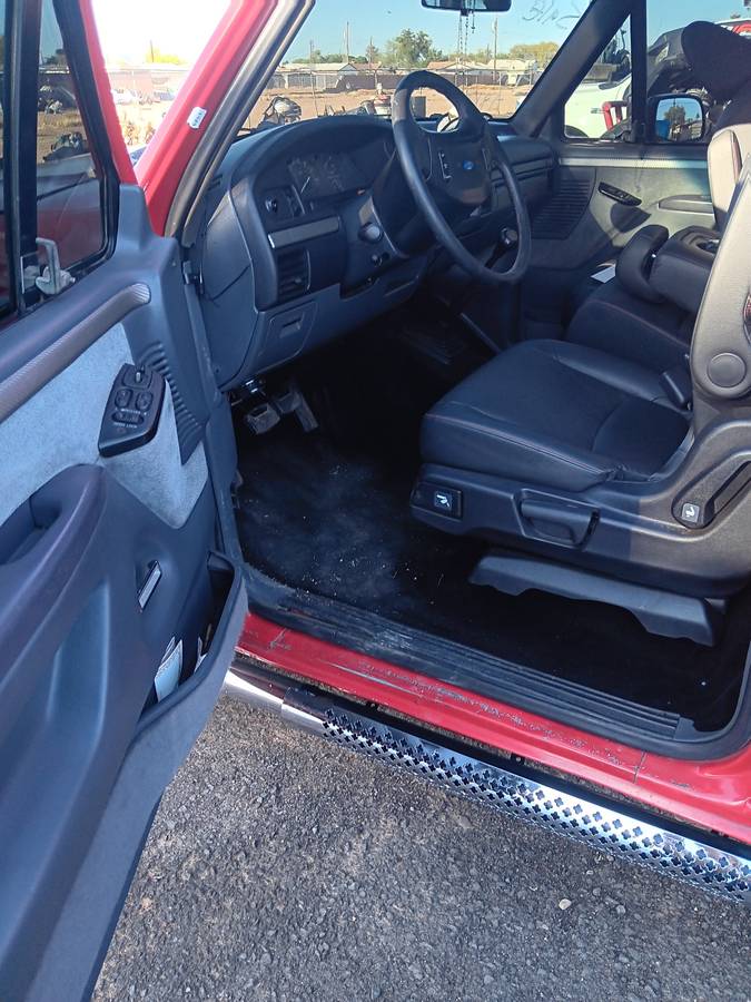 Ford-F150-regular-cab-xl-pickup-1992-red-8