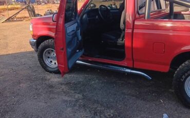 Ford-F150-regular-cab-xl-pickup-1992-red-9