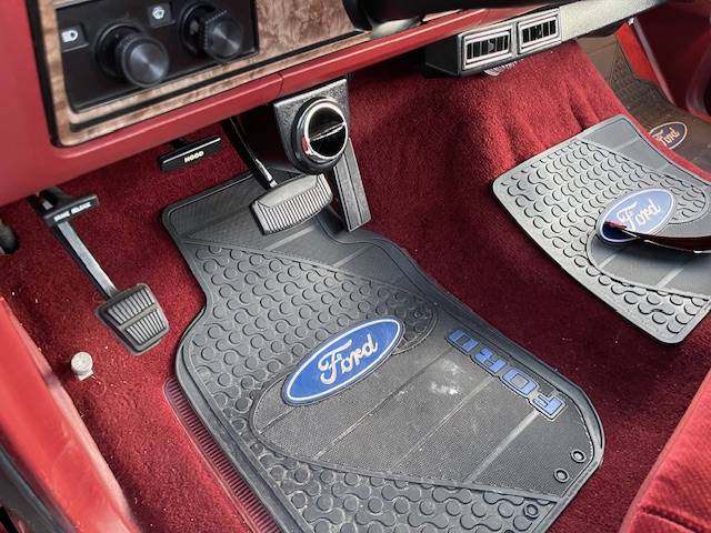 Ford-F150-xlt-1985-red-5