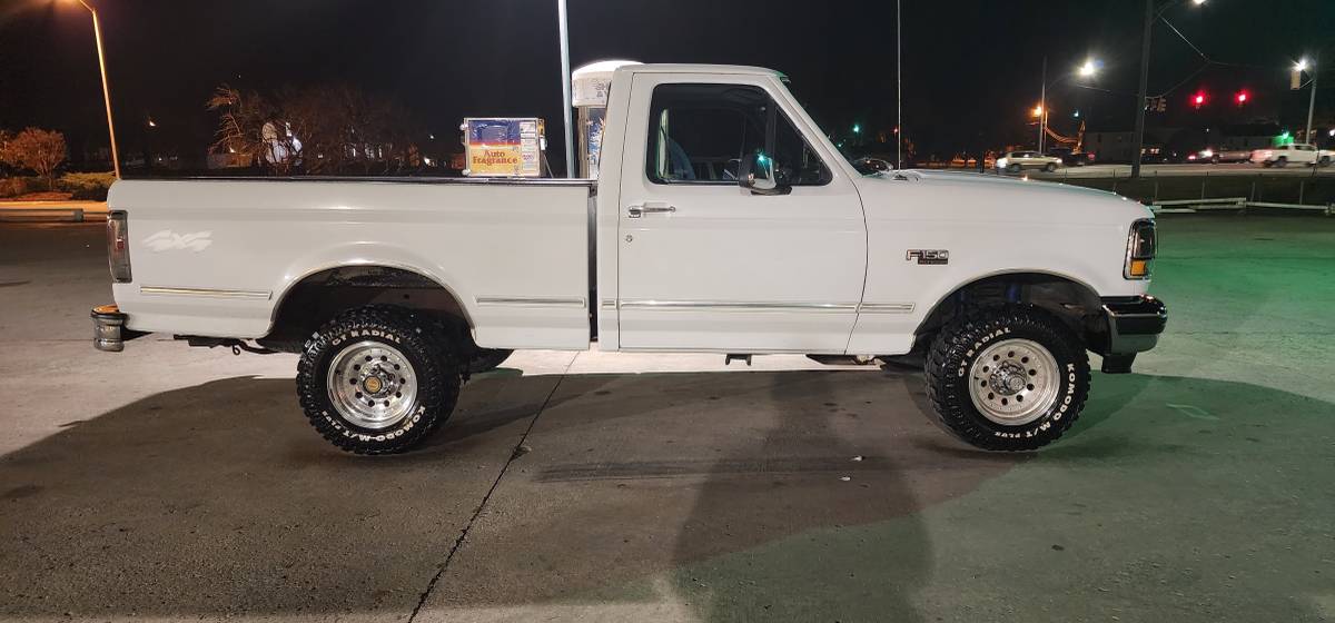Ford-F150-xlt-4-x-4-1993-white-3