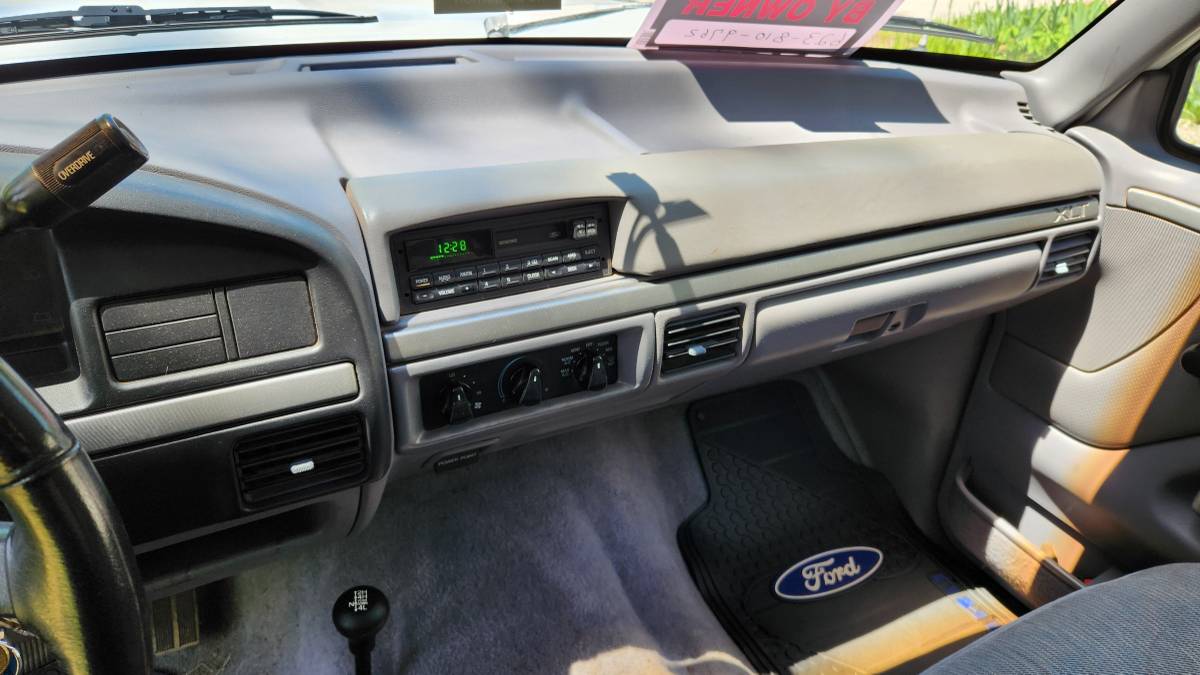Ford-F150-xlt-4x4-1994-white-5