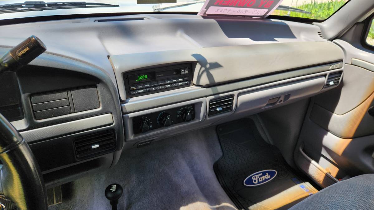 Ford-F150-xlt-4x4-1994-white-6