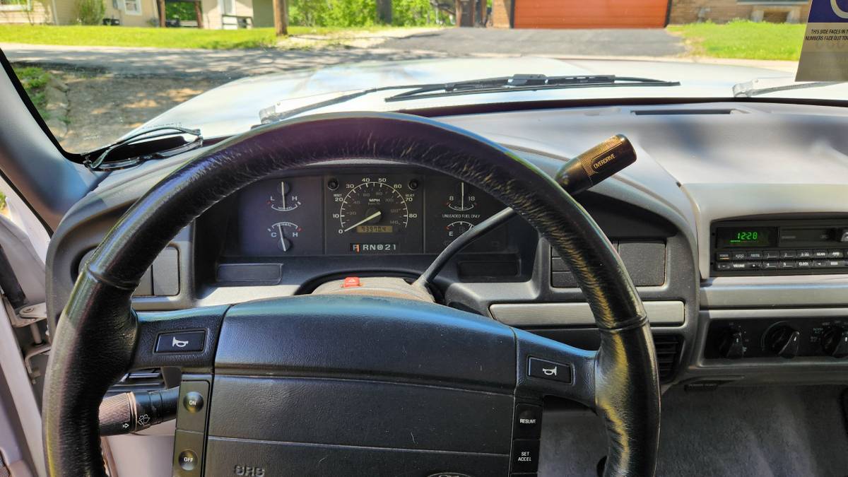 Ford-F150-xlt-4x4-1994-white-8