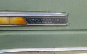 Ford-F250-1970-green-8