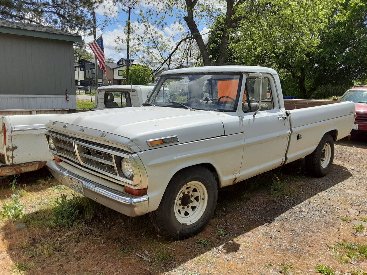 Ford F250  1970 white