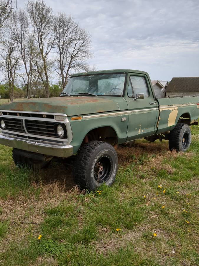 Ford F250  1973 green