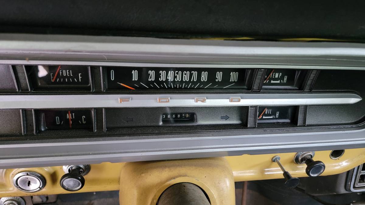 Ford-F250-camper-special-explorer-1972-black-3